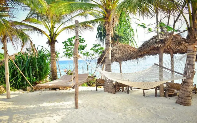 Kusini Beach Bungalows