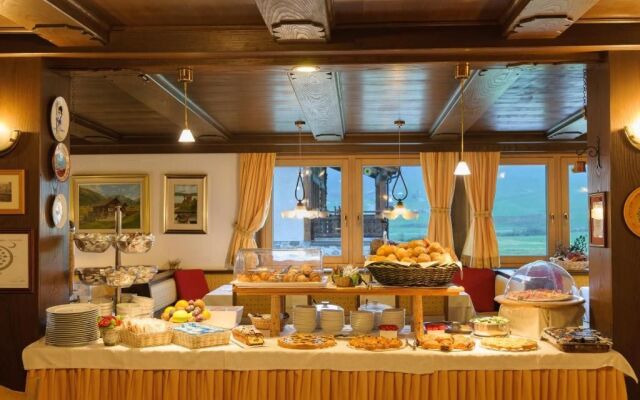 Paradise Lodge