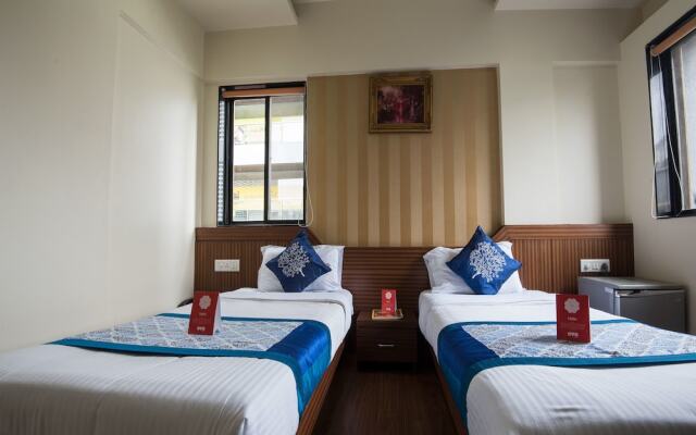 OYO 9949 Hotel Silvver Crest