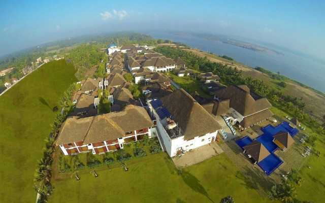 Le Pondy Beach & Lake Resort