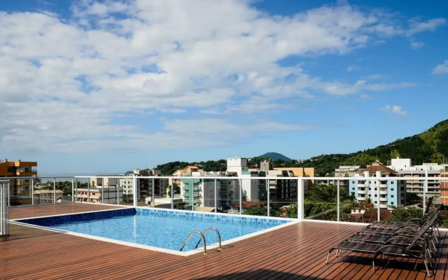 Apto c rea Gourmet a 300m da Praia das Toninhas