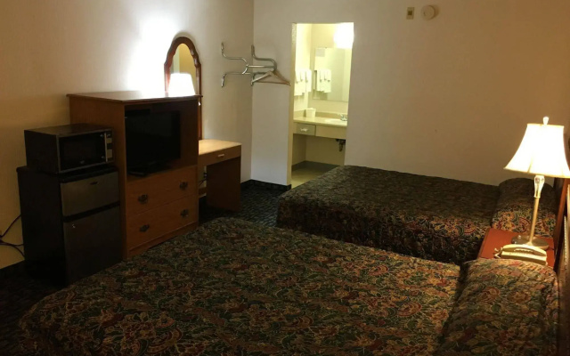 OYO Woodland Hotel and Suites
