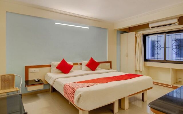 Capital O 40904 Hotel Satish Executive