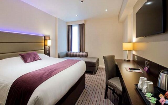 Premier Inn London Southwark (Borough High St)