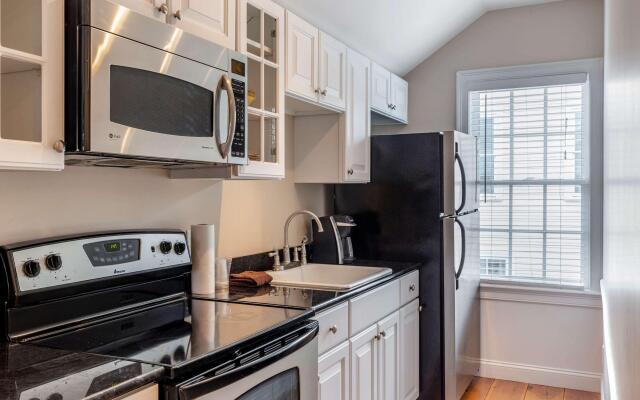 Essex Street Inn & Suites, Ascend Hotel Collection