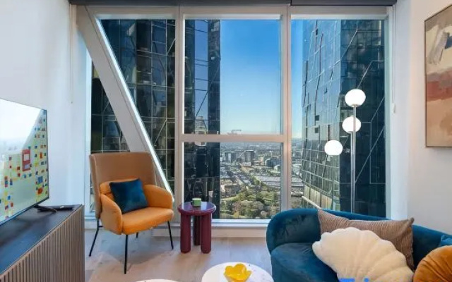 Next to Ritz: Melbourne CBD L51 1B with Pool&Gym – Balcony – Melbourne