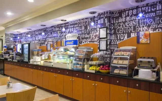 Holiday Inn Exp Chelsea