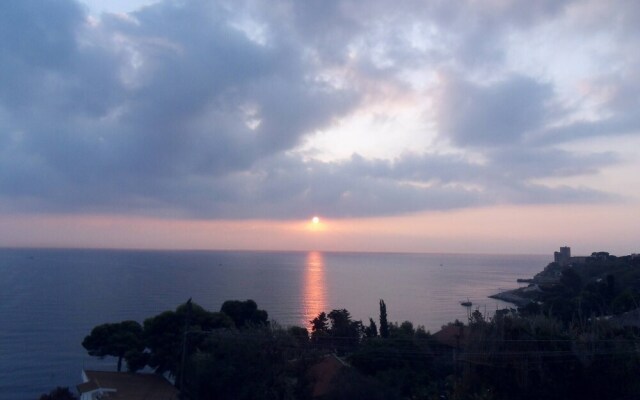 6- Lovely Apartment in Front of the sea