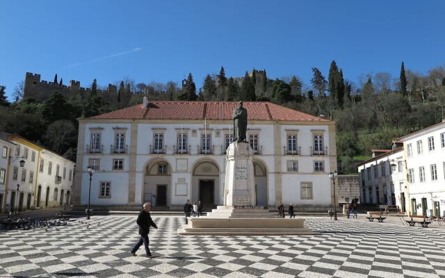 Gorgeous Villa in Salir do Porto With Private Swimming Pool