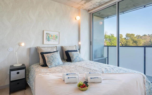 Luxurious Impressive Apartment - Balcony and Pool