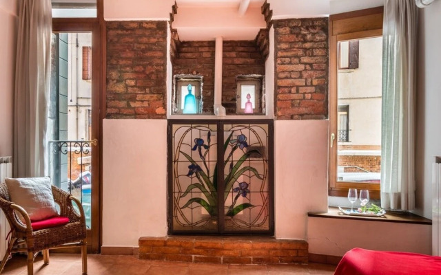 Venice Canal View Boutique Apartment