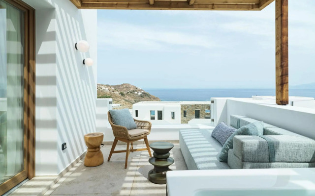 Amyth of Mykonos Super Paradise
