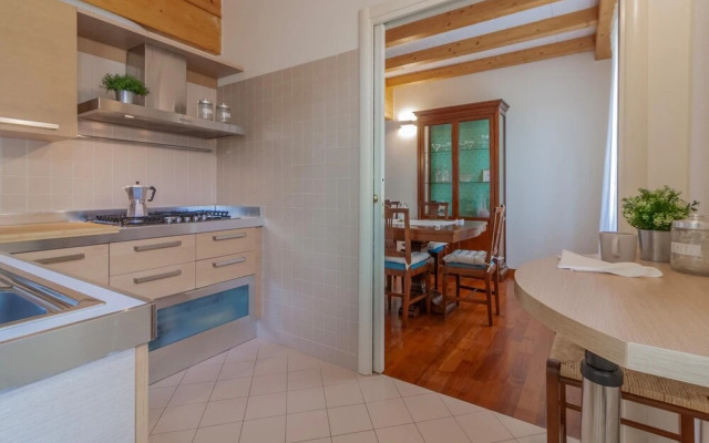 Easy Welcome Aglaia Luxury Lake View Apartment