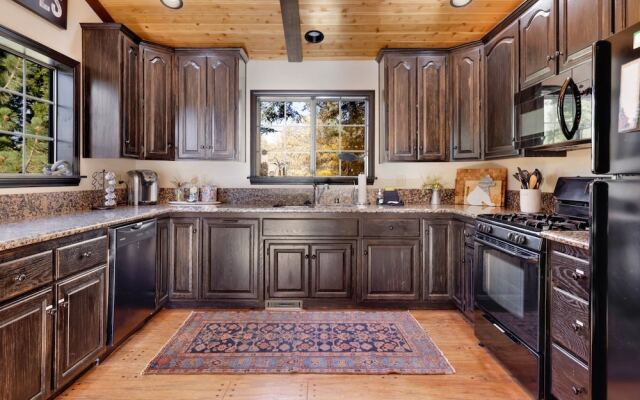 Slope View Chalet #2076