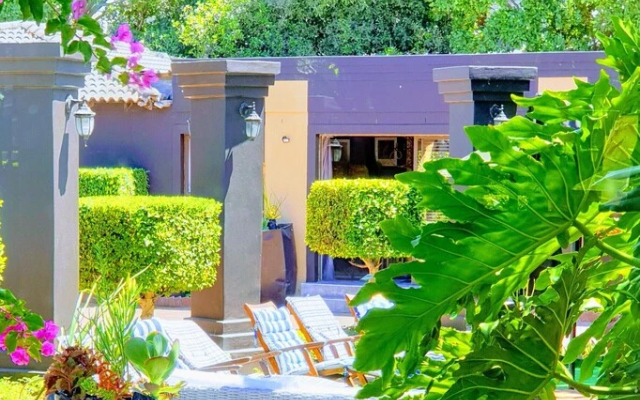 Zwinoni Lodge