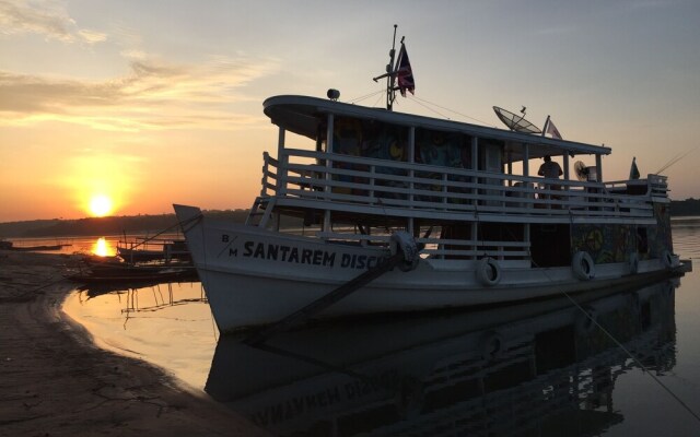 Gorgeous Converted Fishing Vessel in Alter do Chao