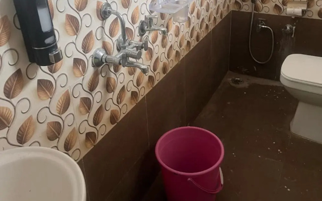 Goroomgo Shree Raj Homestay Ayodhya