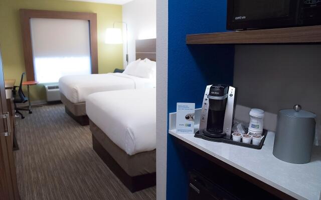 Holiday Inn Express & Suites Alexandria, an IHG Hotel