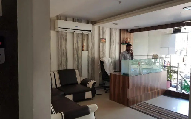 Hotel Tulis by OYO Rooms