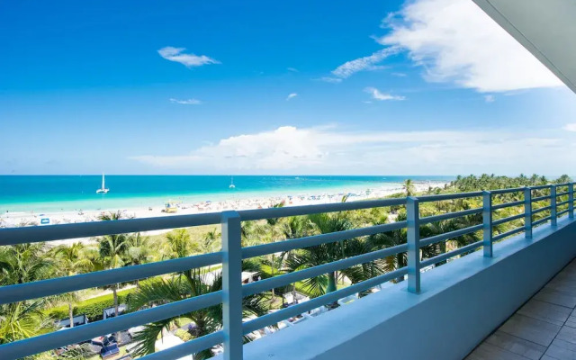 Bentley Beach Club by Edgewater One VR