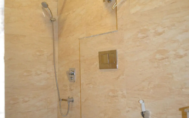 Hotel Merry Gold