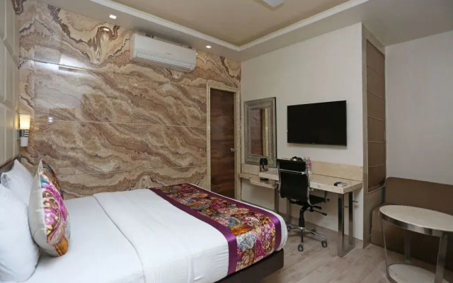 OYO 12172 Hotel Deep Premium