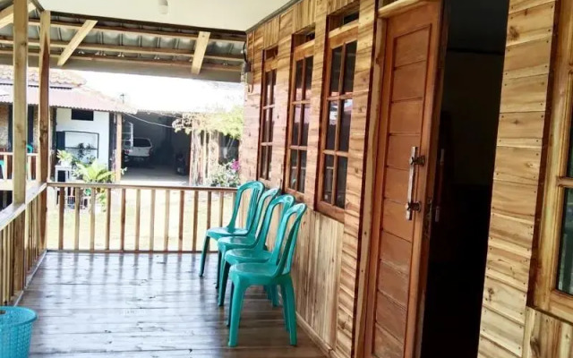 Penginapan Erbysa By Zuzu