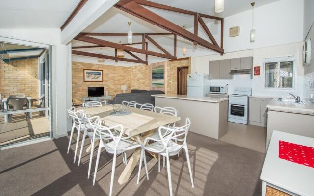 Castaways Unit 8 - Shoal Bay