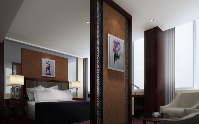 E-Centre Hotel