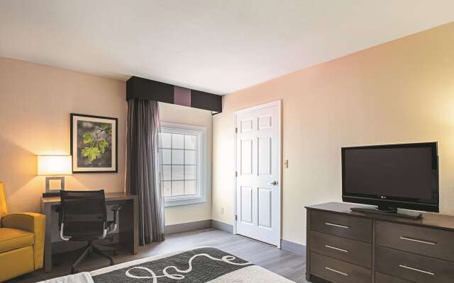 Wingate by Wyndham Galveston Beachfront at the Seawall