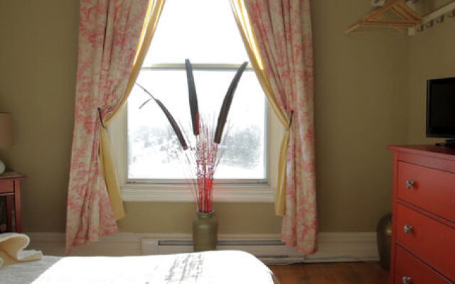 Gite Maamm Bolduc Bed & Breakfast Montreal