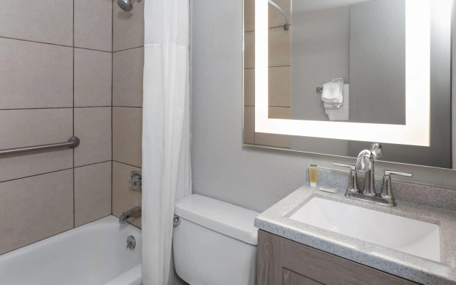 Days Inn by Wyndham Mason City