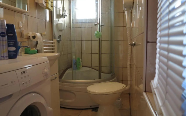 Modern&Cozy Bosnian house with GARDEN+FREE parking
