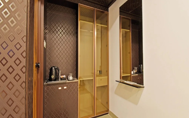 A K G Hotel