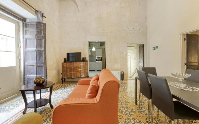 VLT214- Valletta 2 Bedroom Townhouse