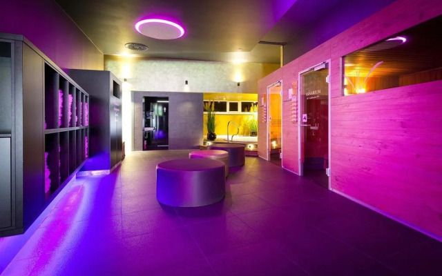TheHotel (Adults only)