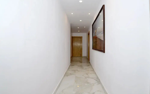 OYO Townhouse 539 Transit Express