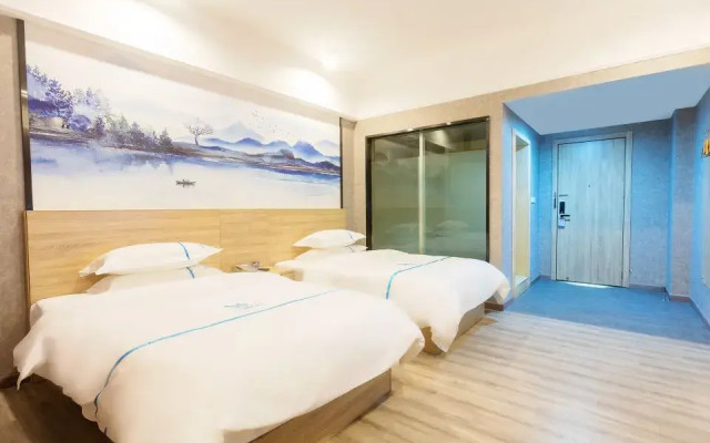 Lily Hotel ( Yangxi West Lake )
