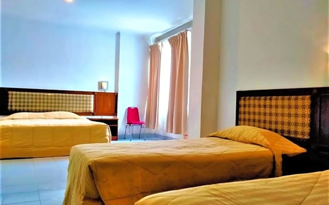 RR Wisata Indah Hotel