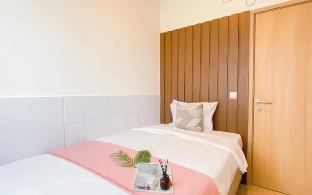 Modern Look And Restful 3Br At Meikarta Apartment