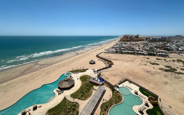 Sandy Beach 2BR Beachfront Getaway