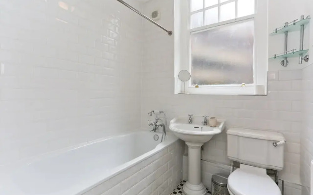 Platinum Apartments in Farringdon 9980