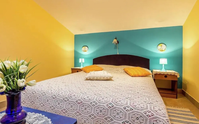 Apartment in Private House With Shared Pool