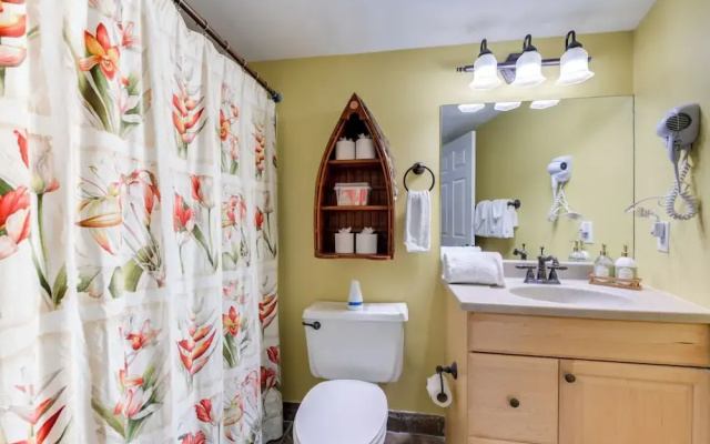 Downtown Gatlinburg Condo w/ Community Pool!
