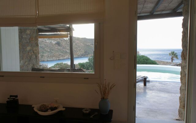 Beyond Beachfront Super Paradise Villa