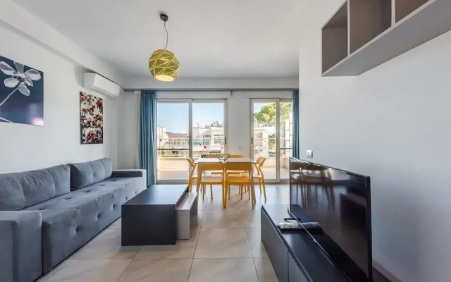Tranquil Apartment With Pool Access - Manjola