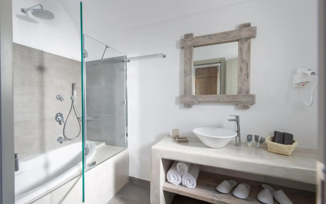 Caldera's Dolphin Suites