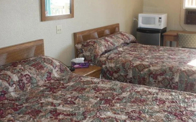 Outpost Motel & Kitchenette Suites