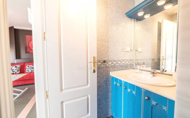 Calle Elcano | 4  Pax | Second Line | 1447-AW