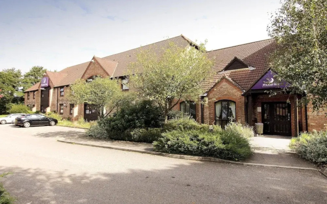 Premier Inn Bridgend - M4 J35